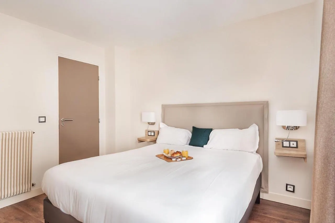 Courcelles Mederic 3*