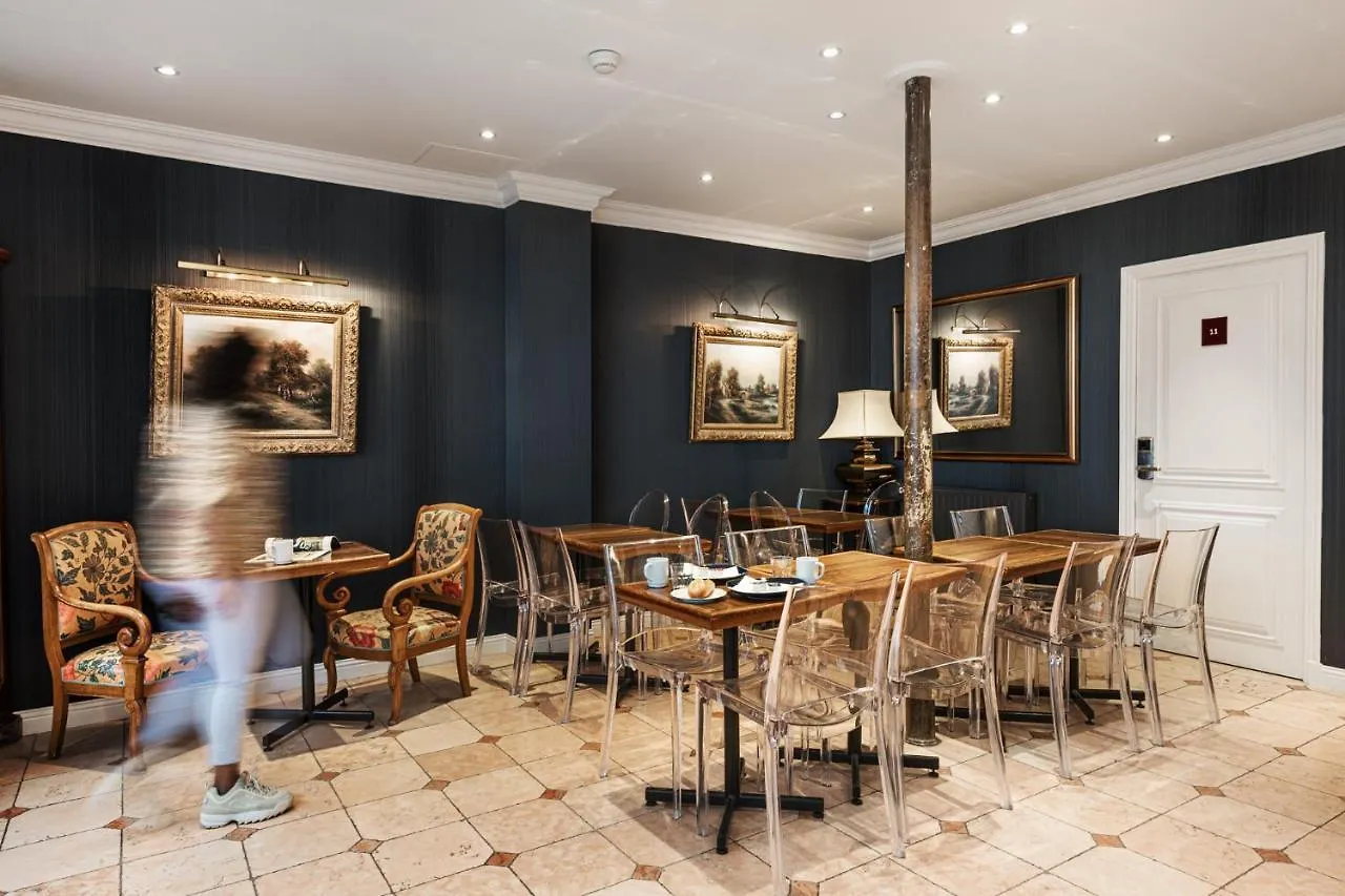 Courcelles Mederic Hotell 3*