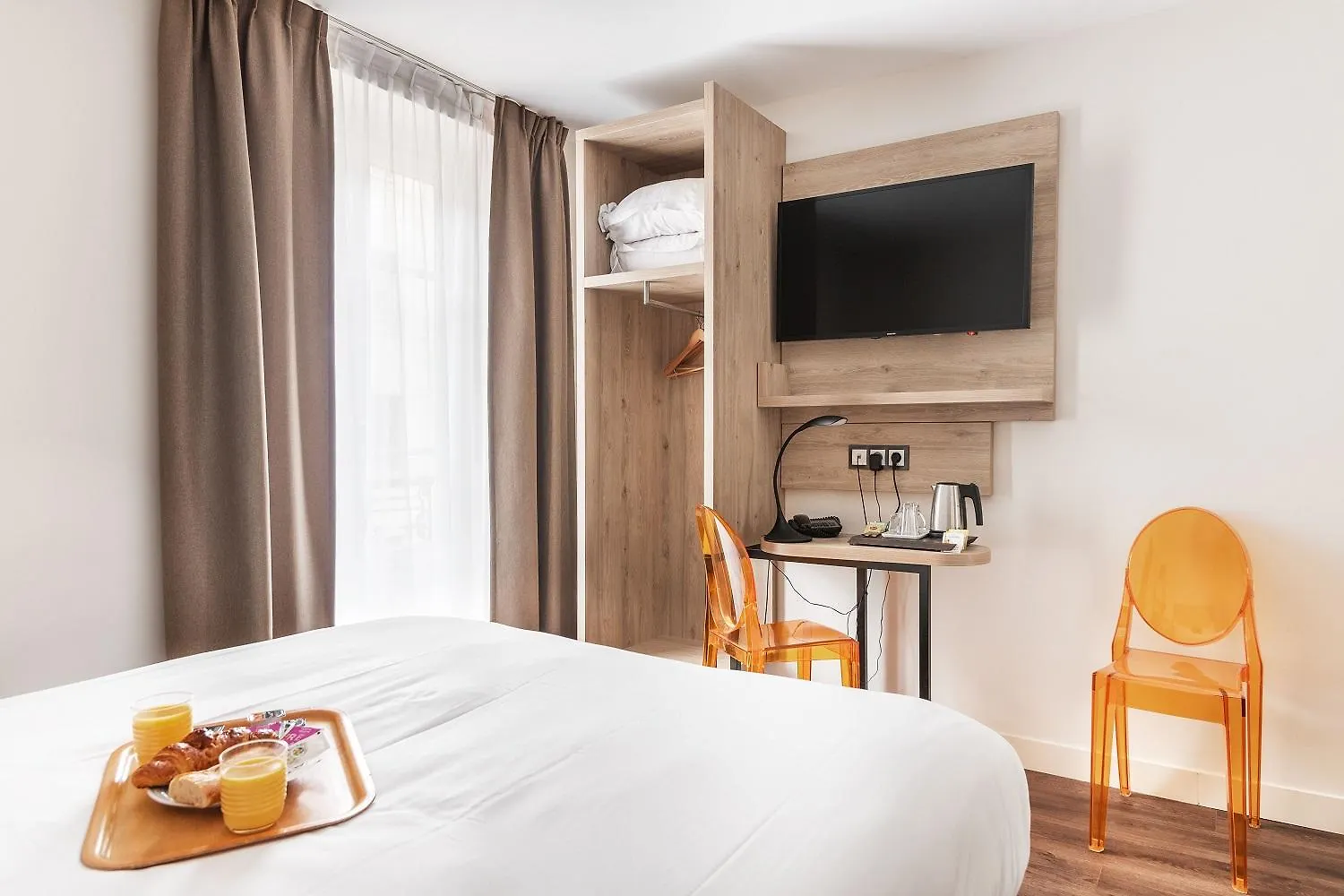 Hotell Courcelles Mederic