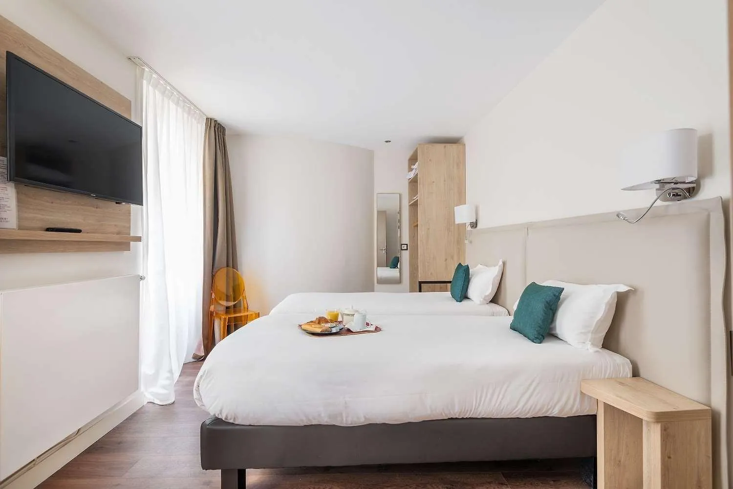 Hotell Courcelles Mederic