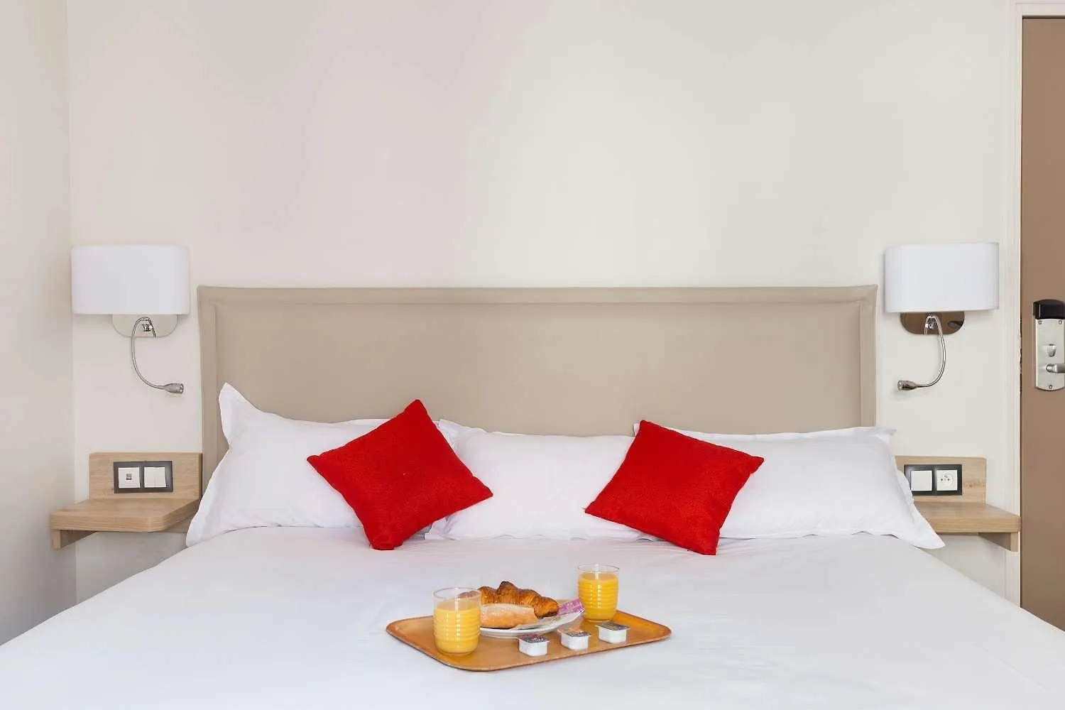 Hotell Courcelles Mederic 3*