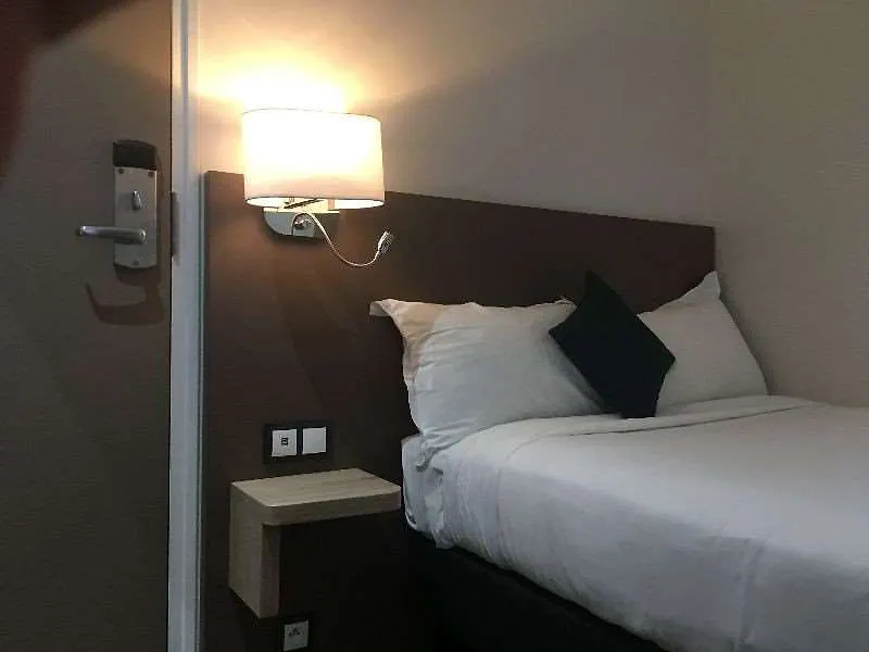 Courcelles Mederic 3*